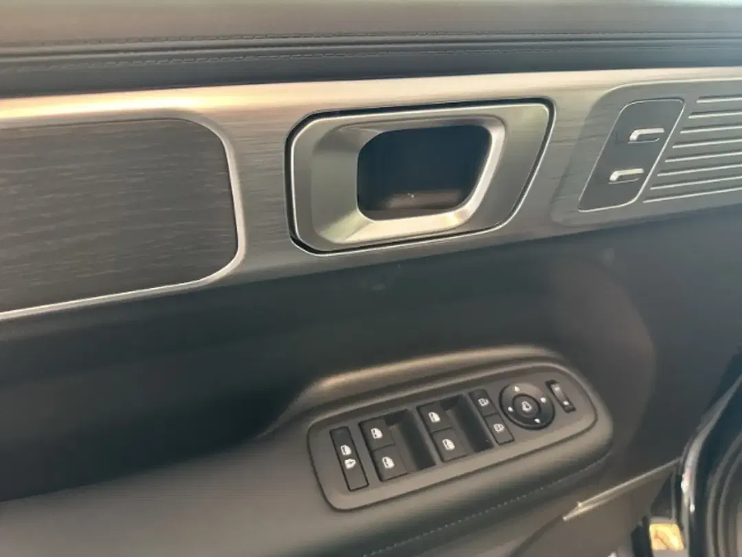 Hyundai SANTA FE - Thumbnail 6