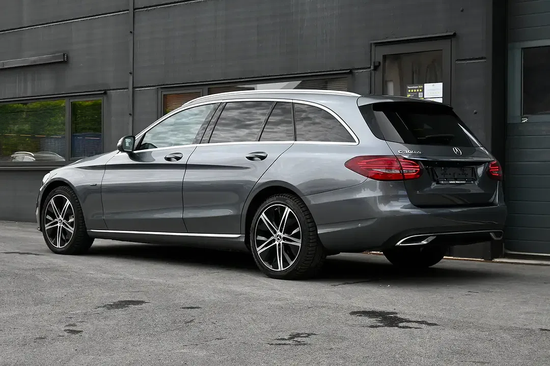 Mercedes-Benz C 300 - Thumbnail 11