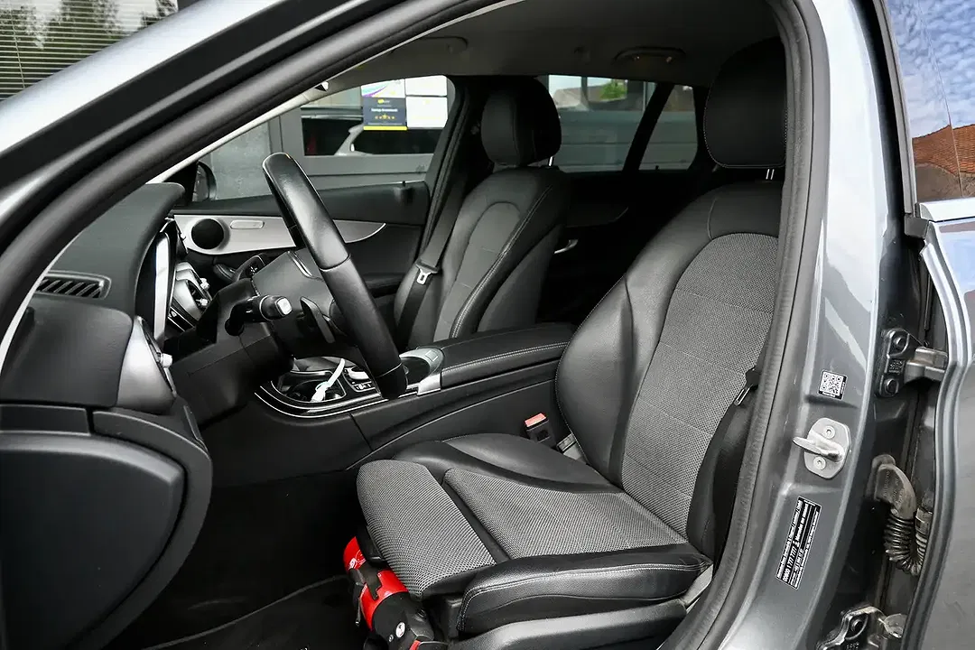 Mercedes-Benz C 300 - Thumbnail 14