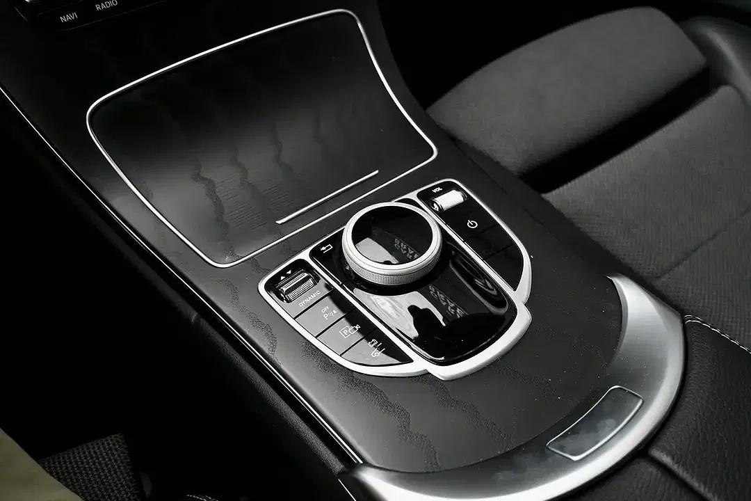Mercedes-Benz C 300 - Thumbnail 15