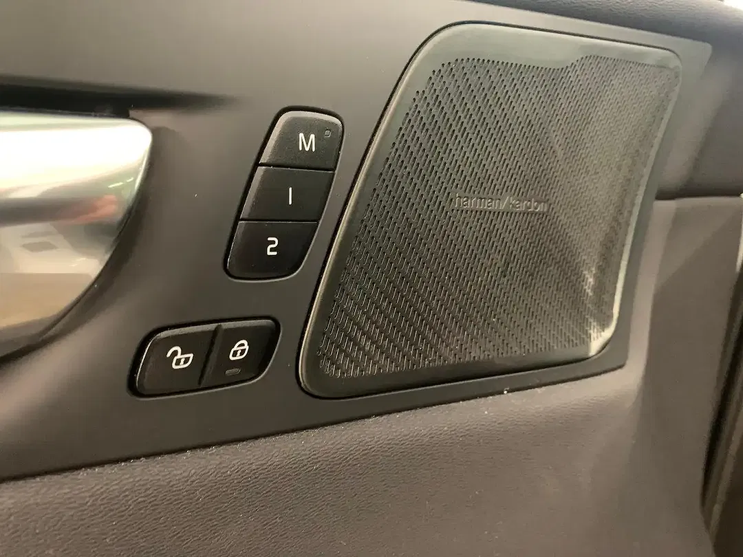 Volvo XC60 - Thumbnail 12