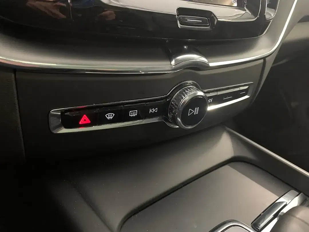 Volvo XC60 - Thumbnail 14