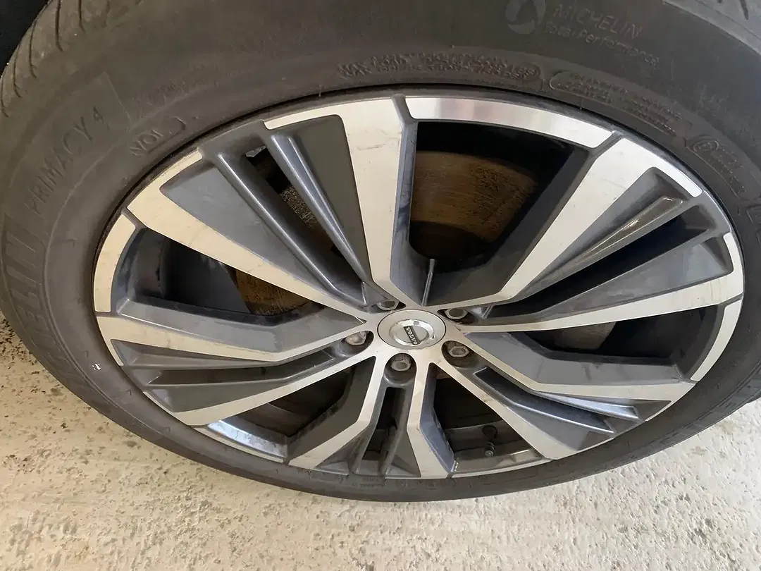 Volvo XC60 - Thumbnail 3