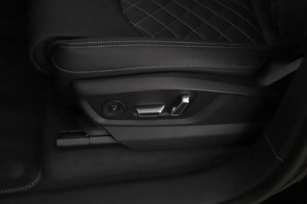Audi Q8 - Thumbnail 10