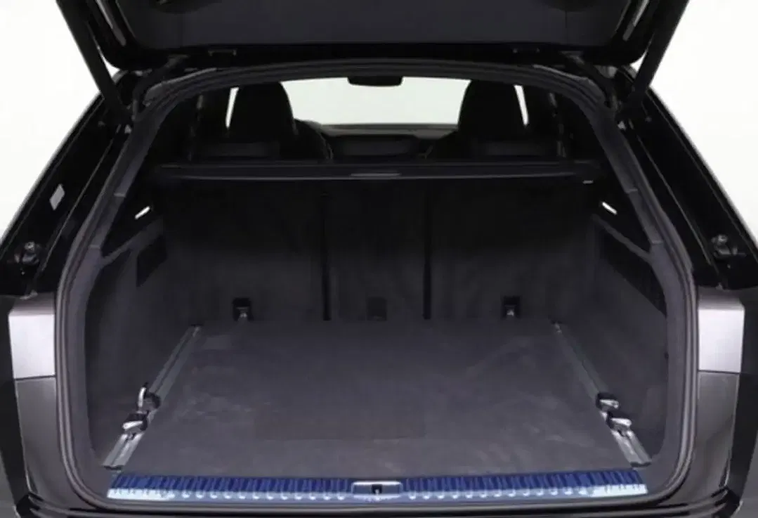 Audi Q8 - Thumbnail 18