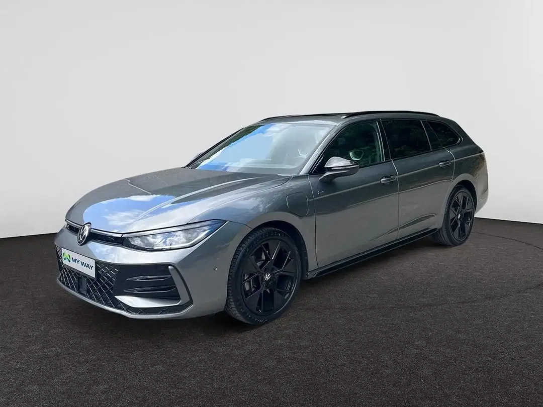 Volkswagen Passat Variant - Thumbnail 1