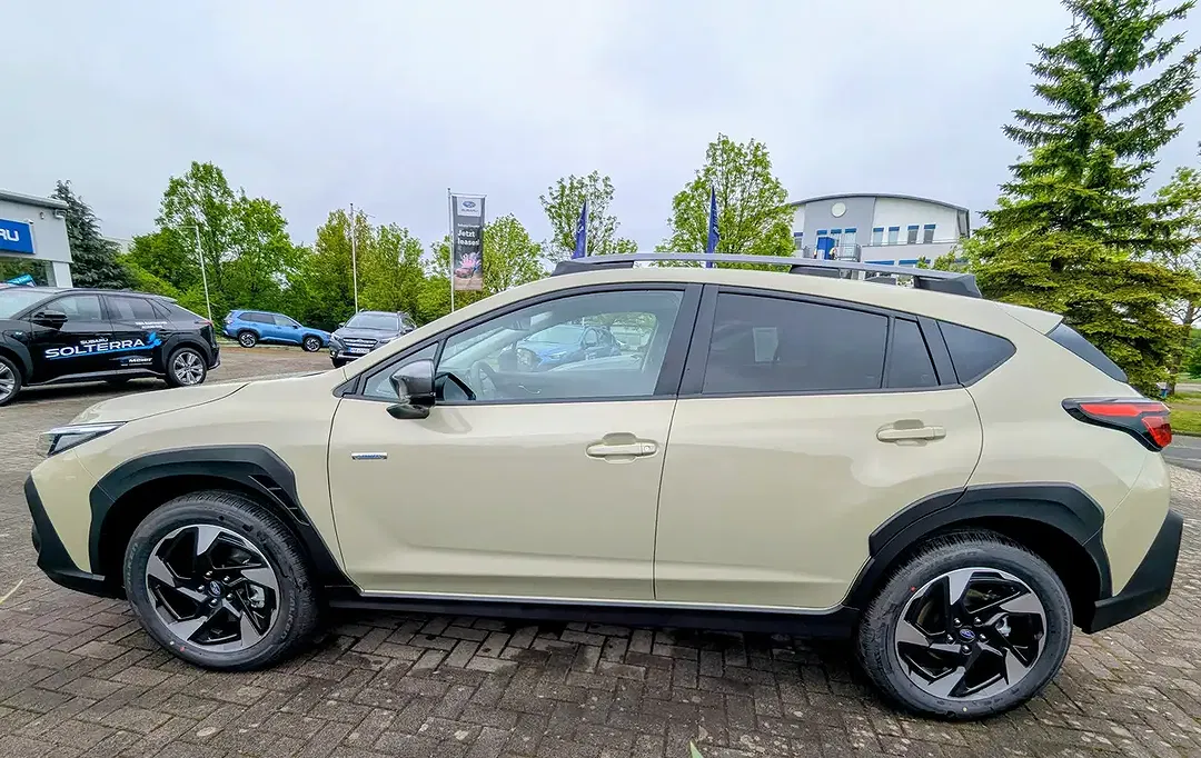 Subaru Crosstrek - Thumbnail 2