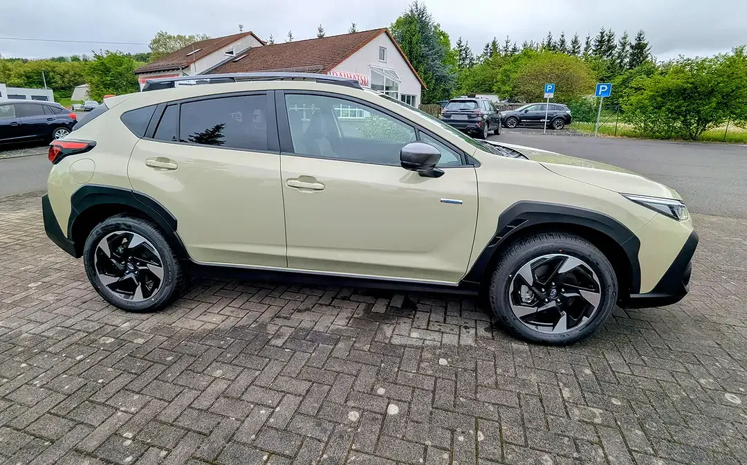 Subaru Crosstrek - Thumbnail 5