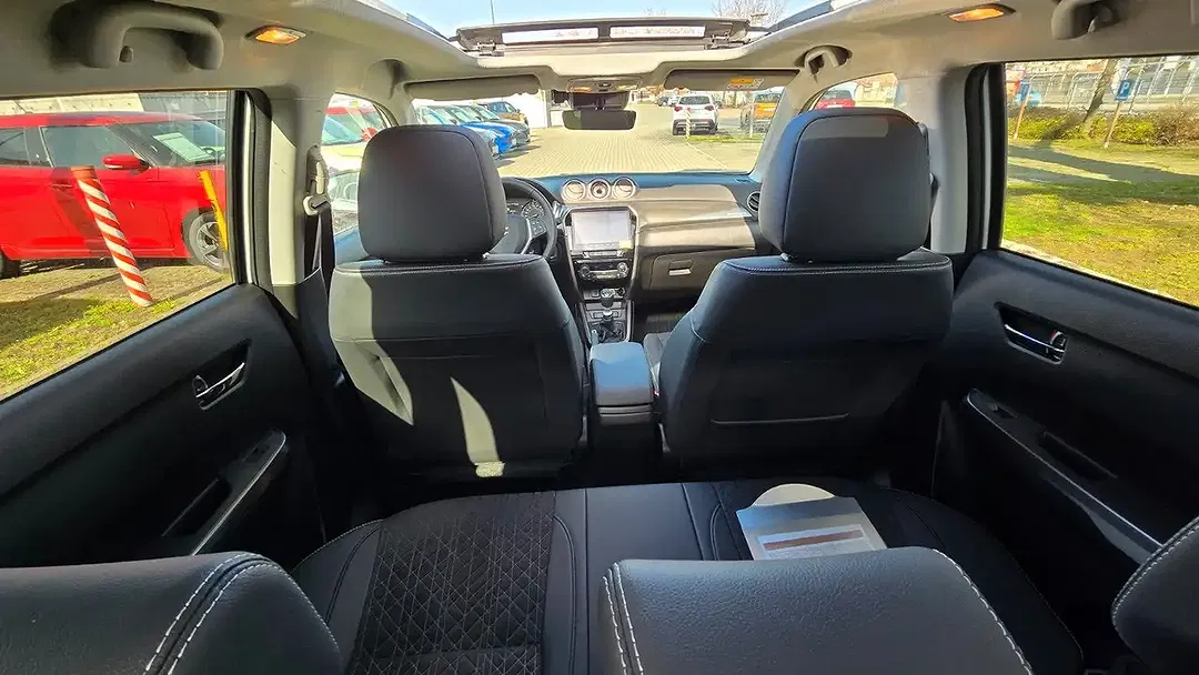 Suzuki Vitara - Thumbnail 14