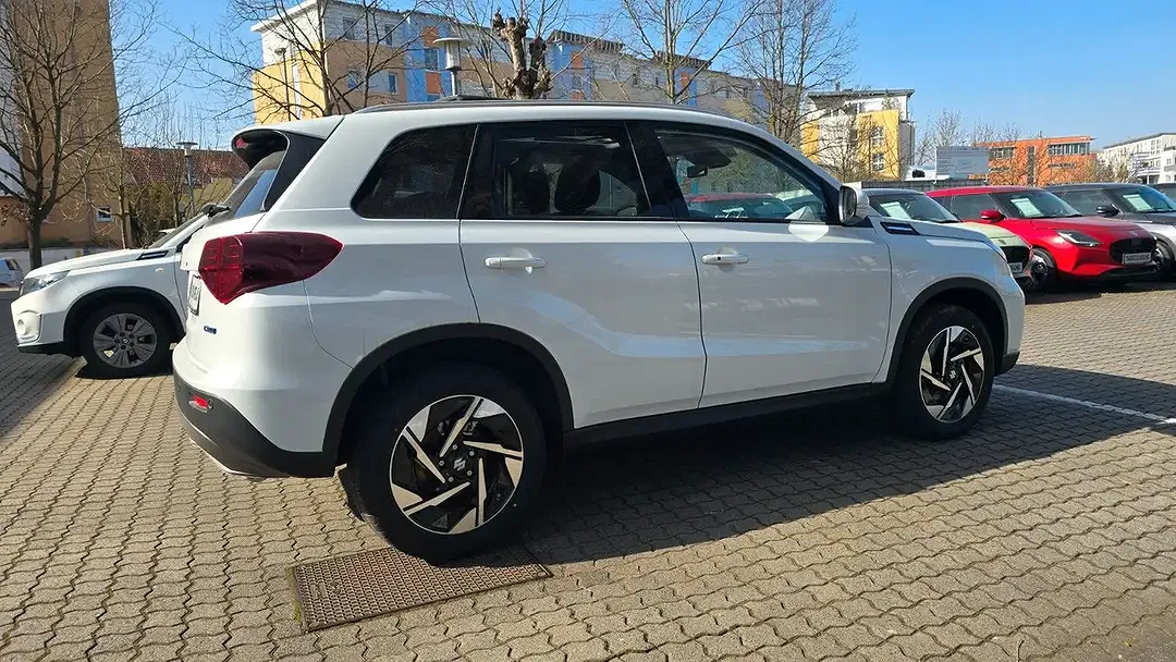 Suzuki Vitara - Thumbnail 5