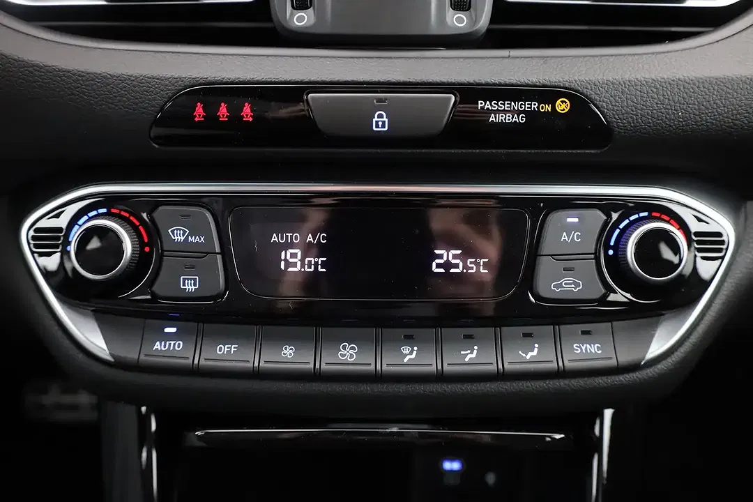 Hyundai i30 - Thumbnail 11