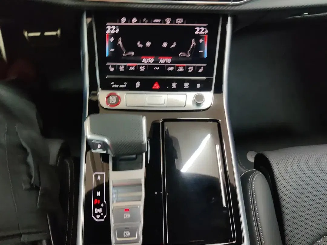 Audi RS Q8 - Thumbnail 12