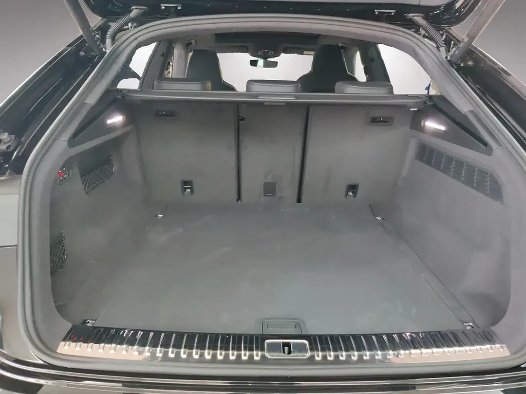 Audi RS Q8 - Thumbnail 15