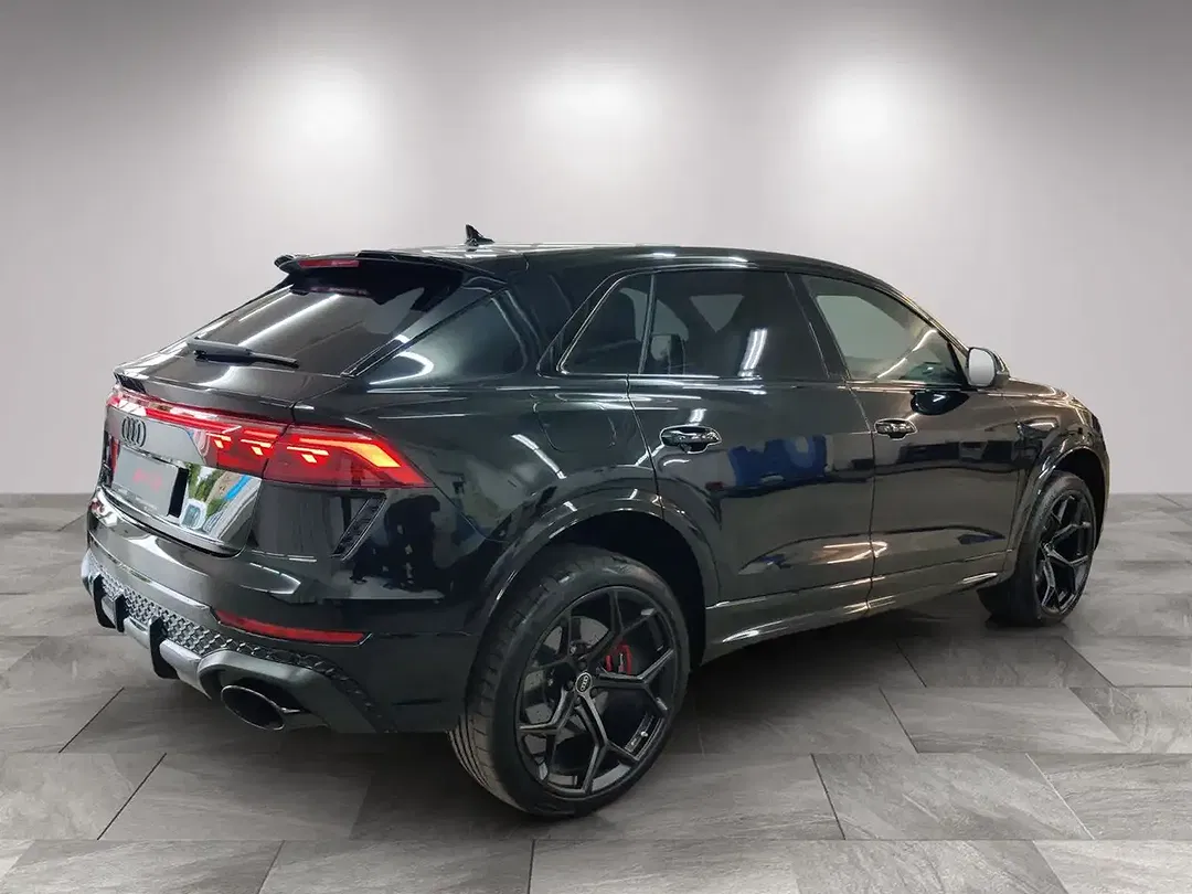 Audi RS Q8 - Thumbnail 4