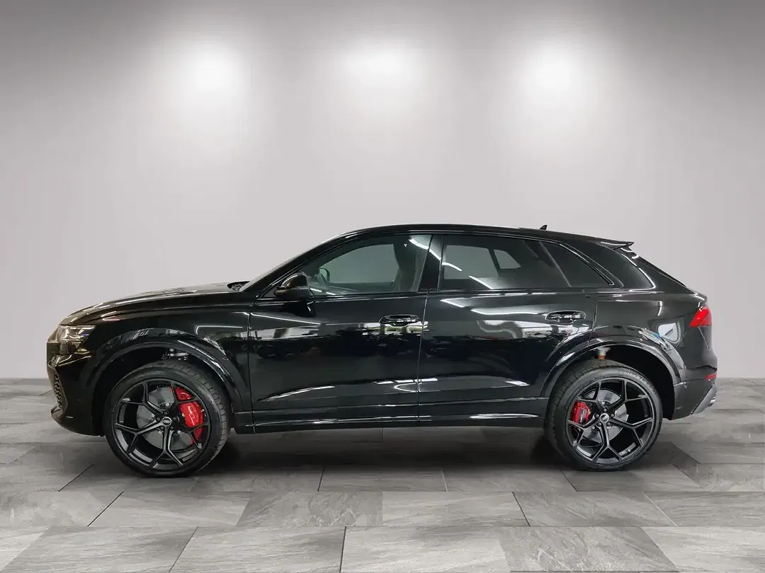Audi RS Q8 - Thumbnail 5