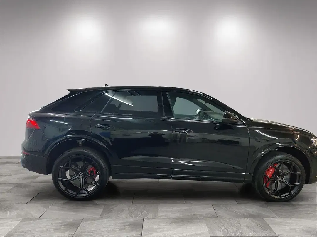 Audi RS Q8 - Thumbnail 6