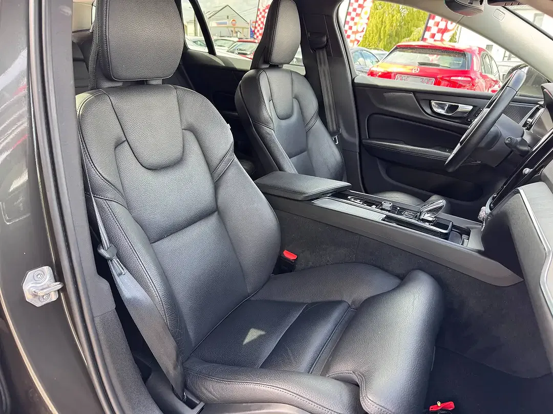 Volvo V60 - Thumbnail 2