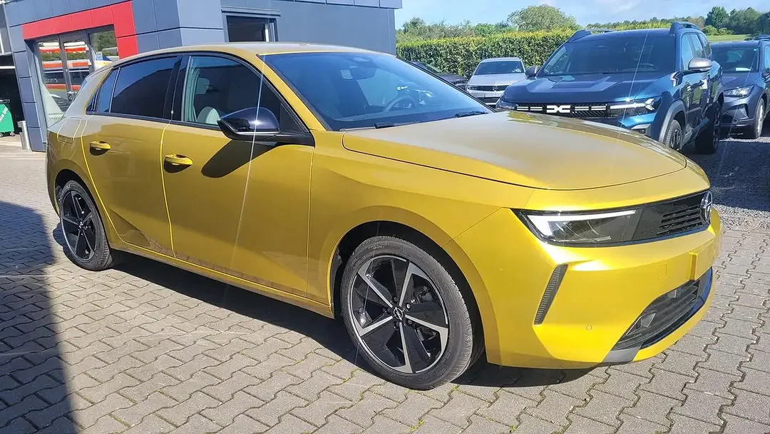 Opel Astra - Thumbnail 3