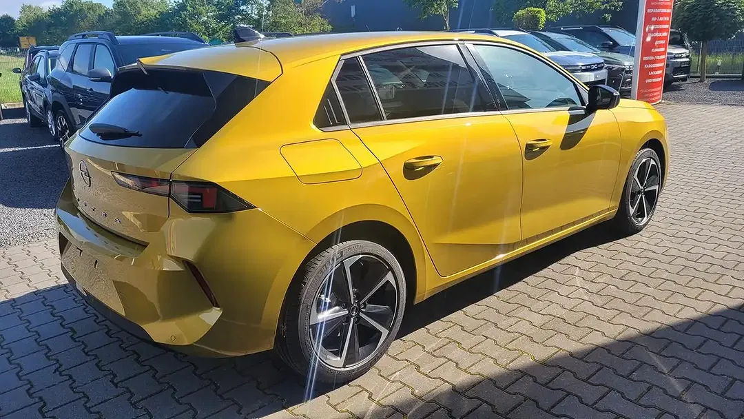 Opel Astra - Thumbnail 4