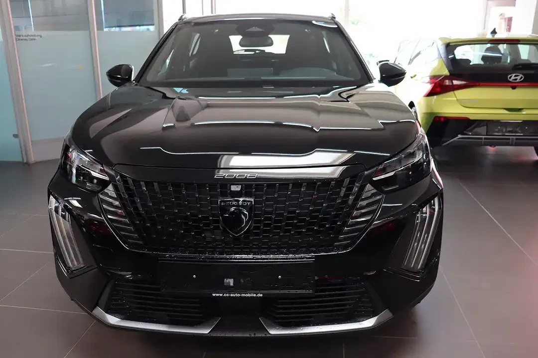Peugeot 2008 - Thumbnail 2