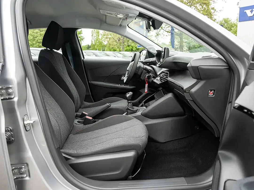 Peugeot 208 - Thumbnail 2
