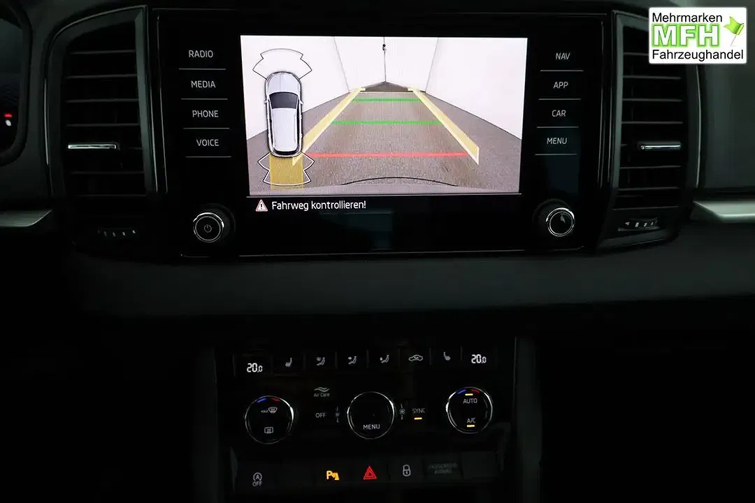 Skoda Karoq - Thumbnail 6