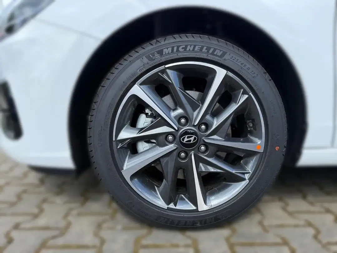 Hyundai i30 - Thumbnail 6