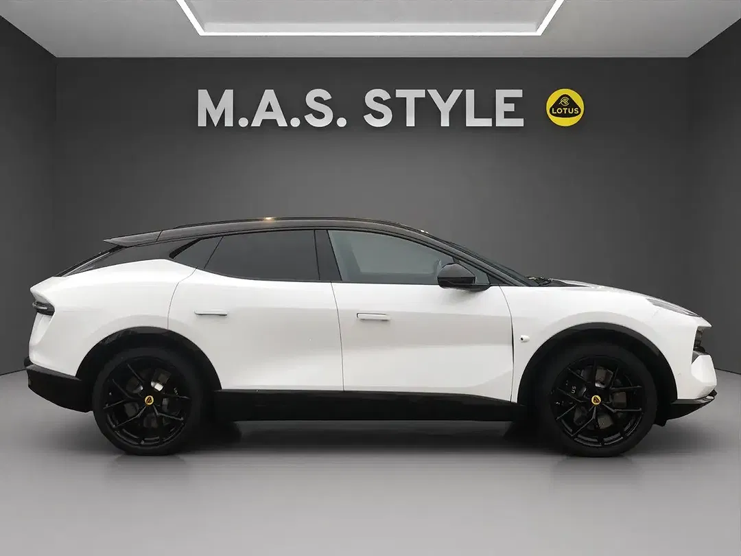Lotus Eletre - Thumbnail 9