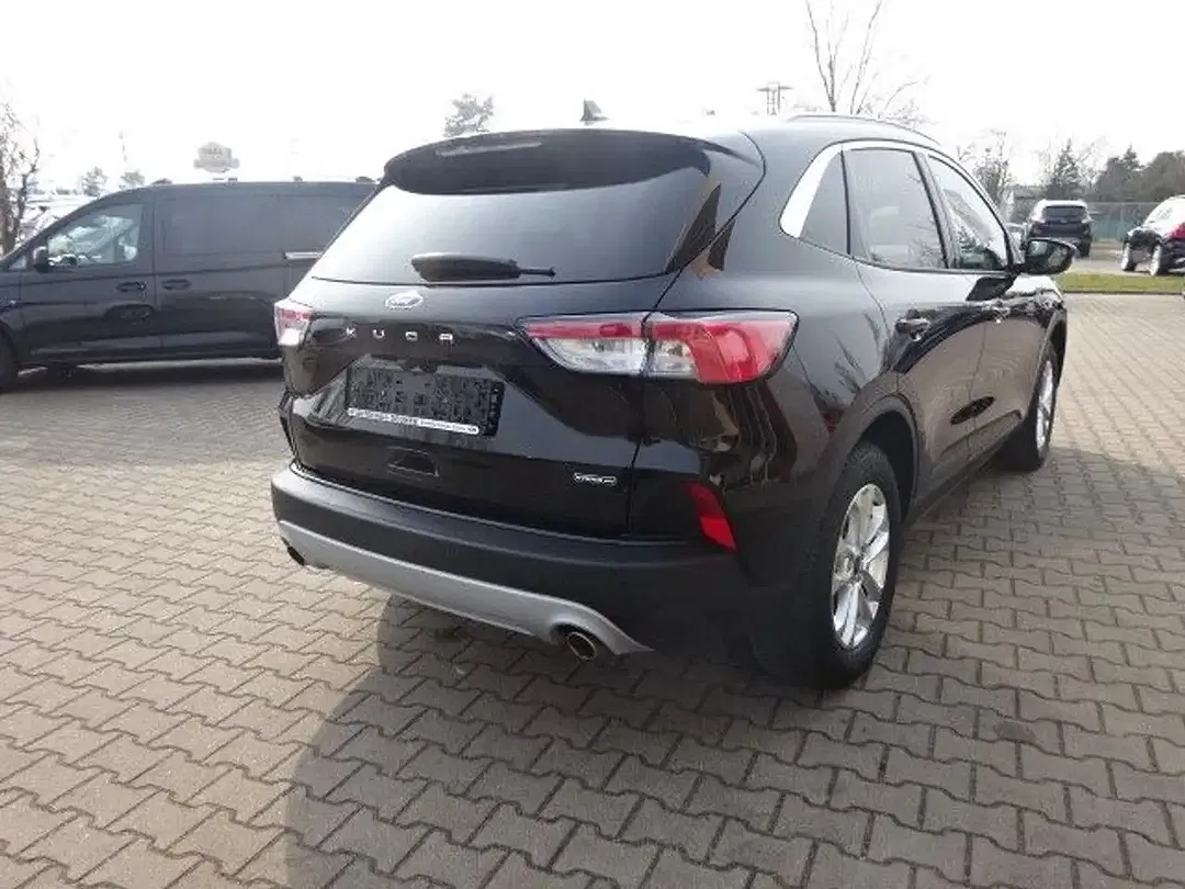 Ford Kuga - Thumbnail 4
