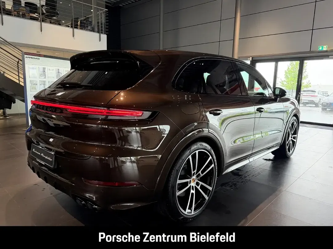 Porsche Cayenne - Thumbnail 6