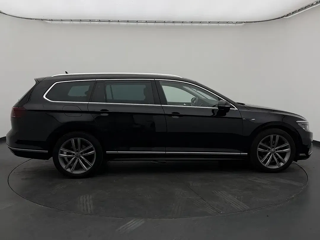 Volkswagen Passat Variant - Thumbnail 8