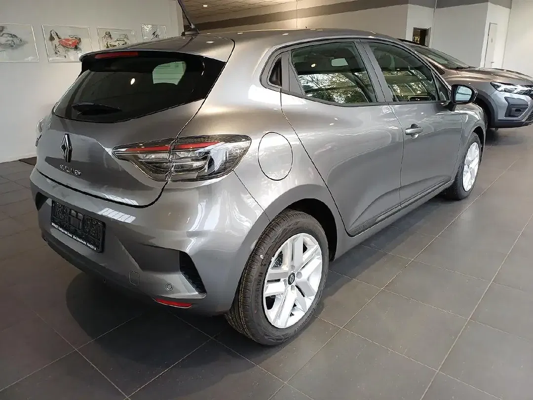 Renault Clio - Thumbnail 4