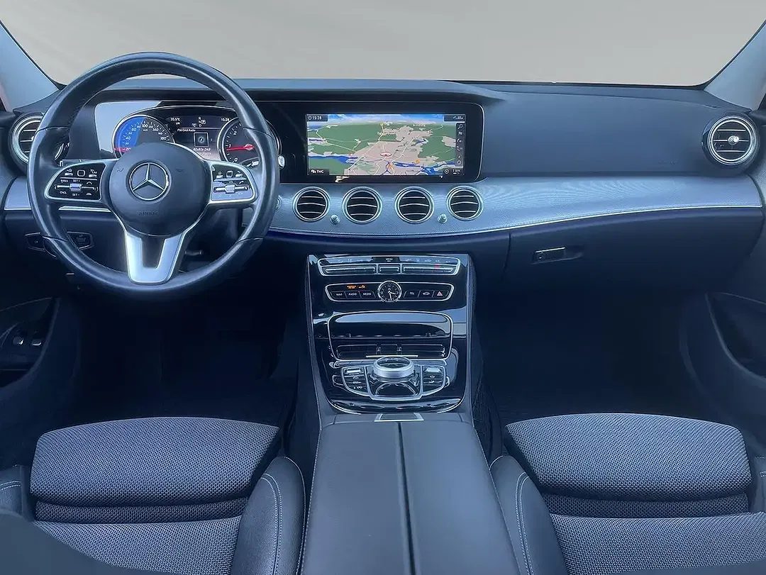 Mercedes-Benz E 300 - Thumbnail 13