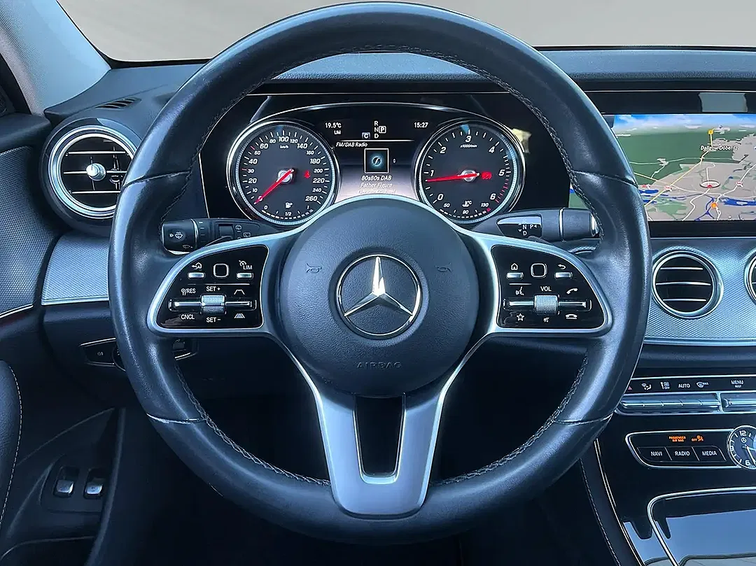 Mercedes-Benz E 300 - Thumbnail 15