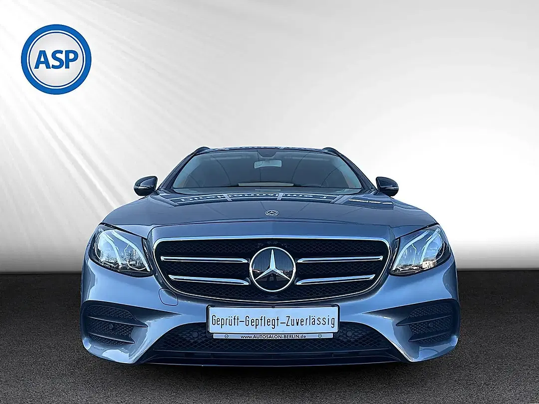 Mercedes-Benz E 300 - Thumbnail 2