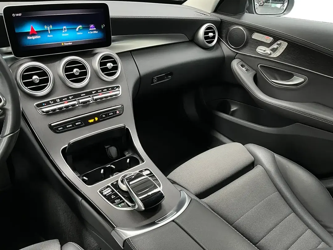 Mercedes-Benz C 300 - Thumbnail 14