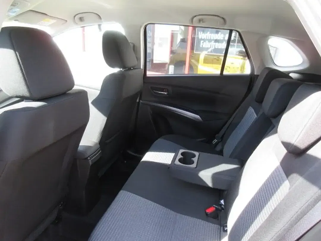 Suzuki S-Cross - Thumbnail 11