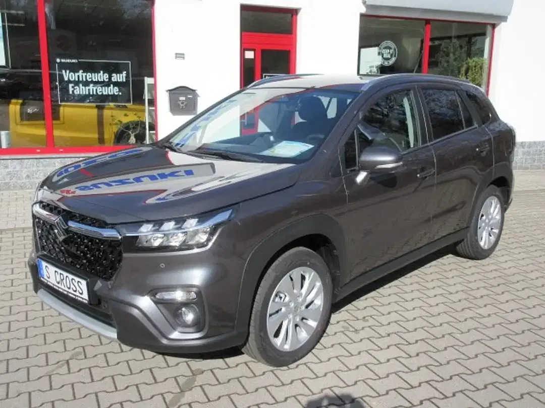 Suzuki S-Cross - Thumbnail 2