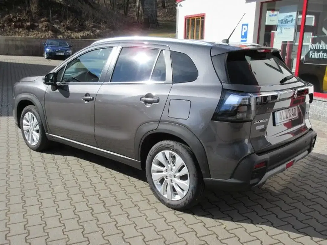 Suzuki S-Cross - Thumbnail 4