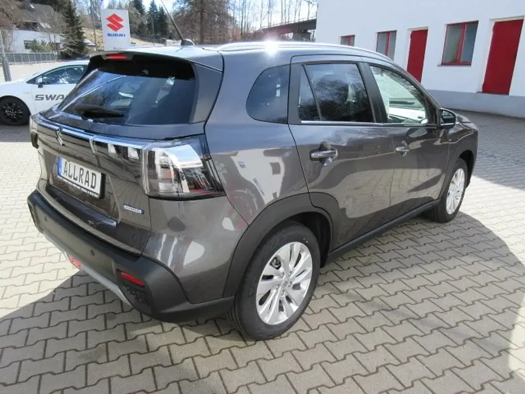 Suzuki S-Cross - Thumbnail 6
