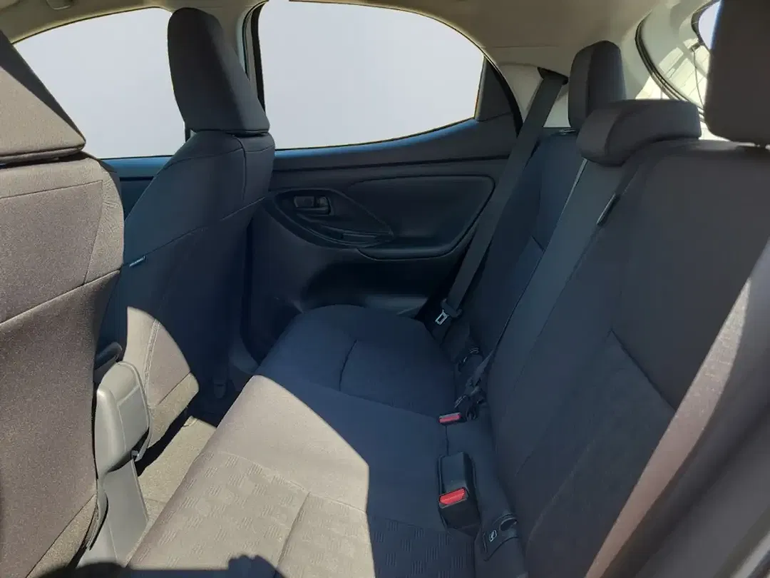 Toyota Yaris - Thumbnail 11