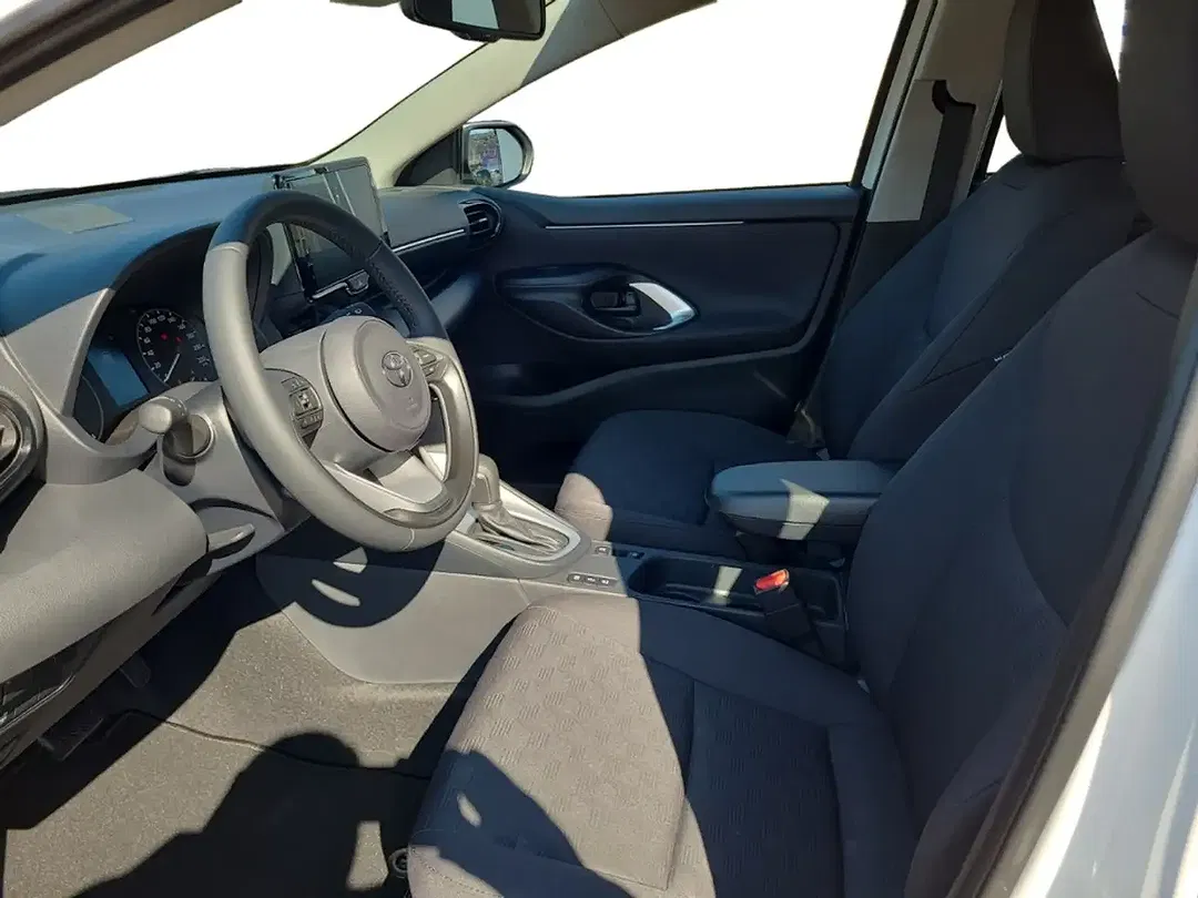 Toyota Yaris - Thumbnail 6