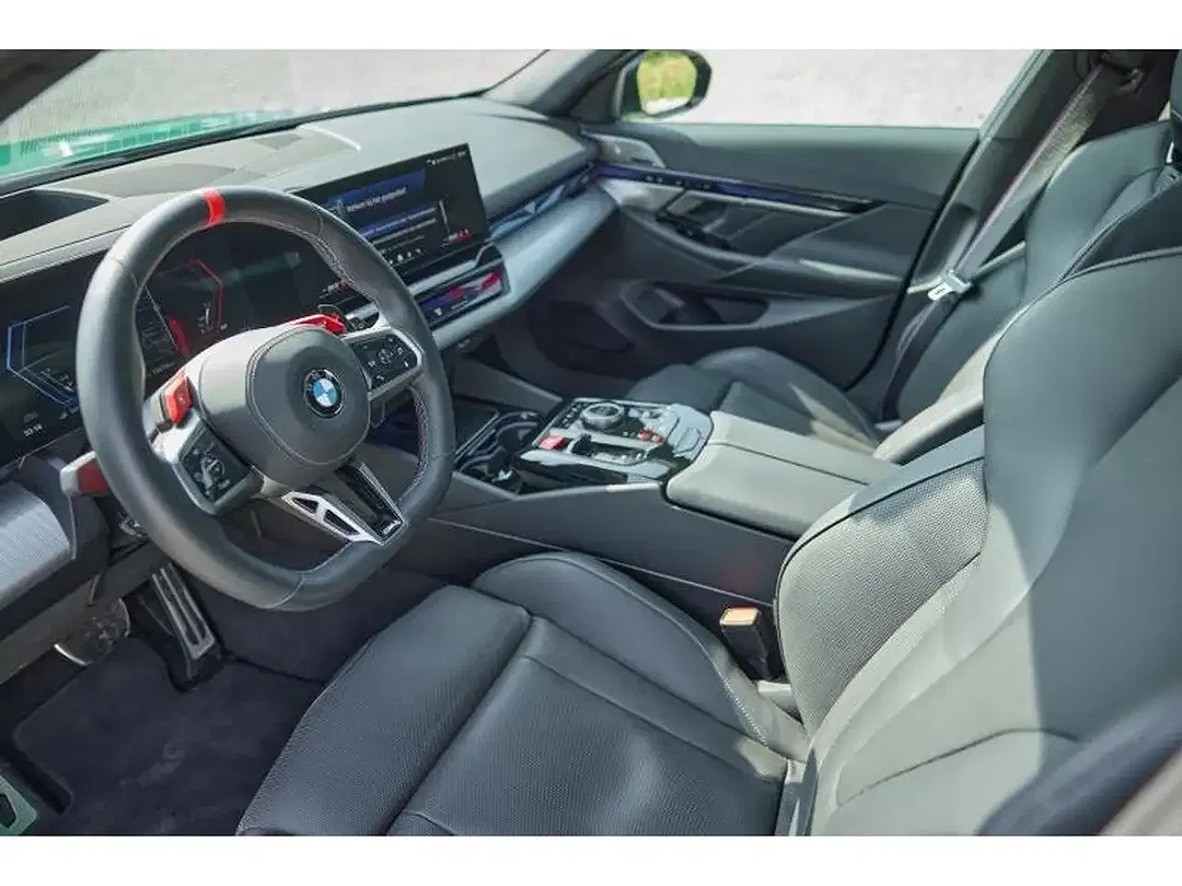 BMW M5 - Thumbnail 6