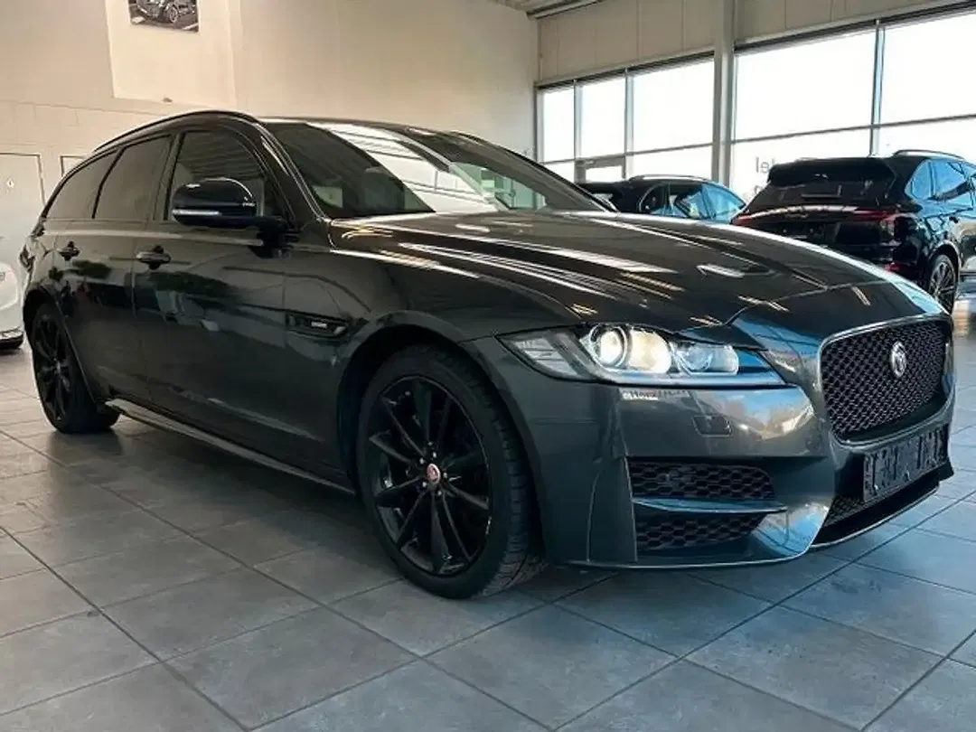 Jaguar XF - Thumbnail 4