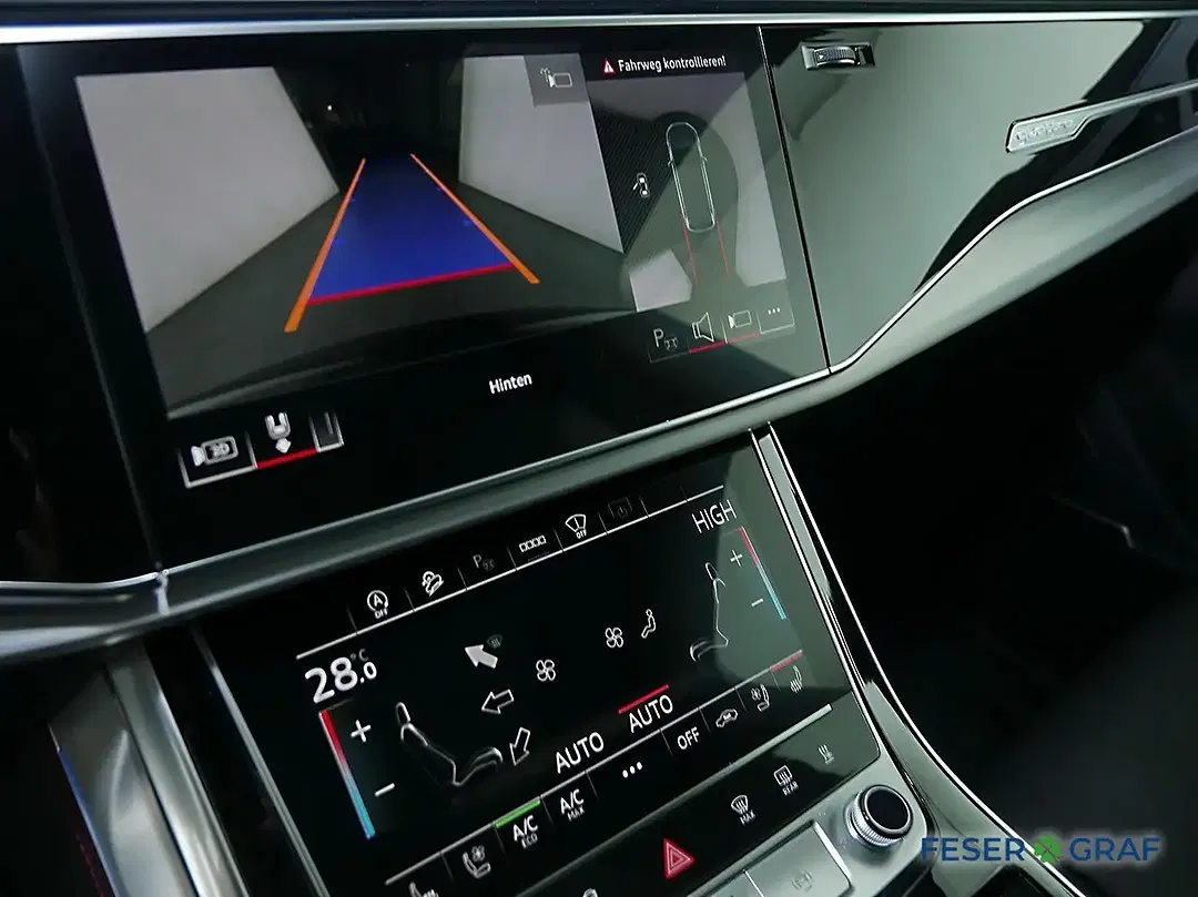 Audi Q7 - Thumbnail 9
