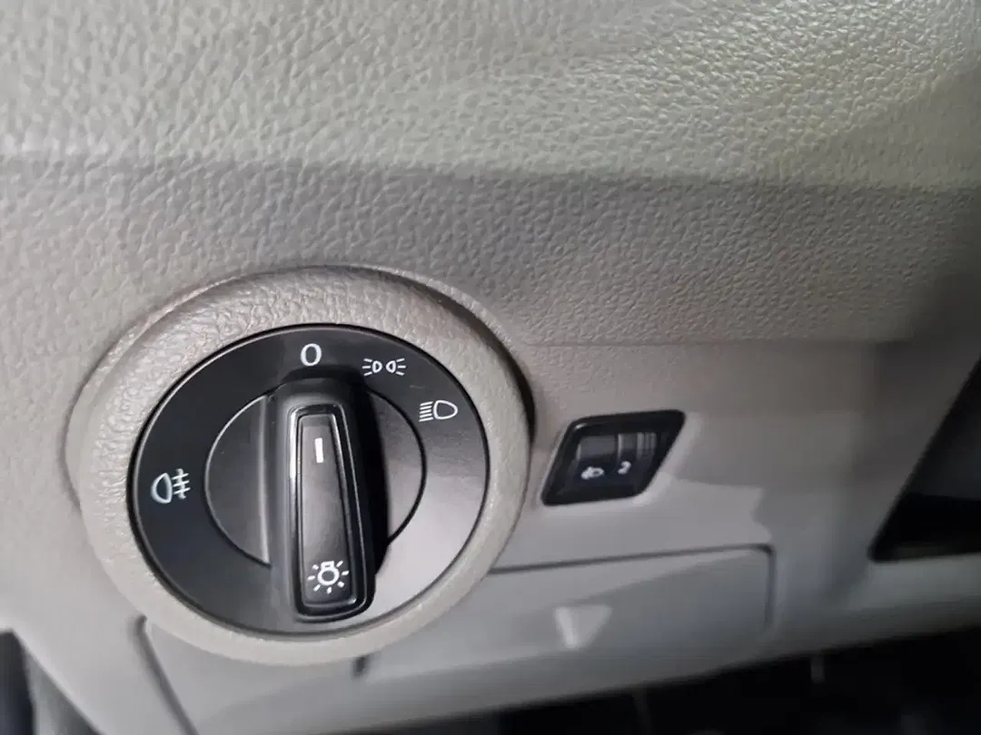 Volkswagen Transporter - Thumbnail 11