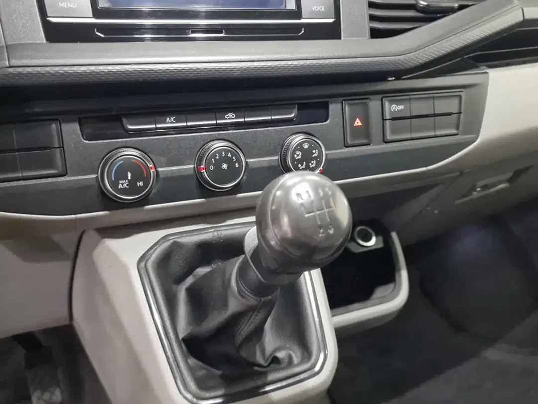 Volkswagen Transporter - Thumbnail 15