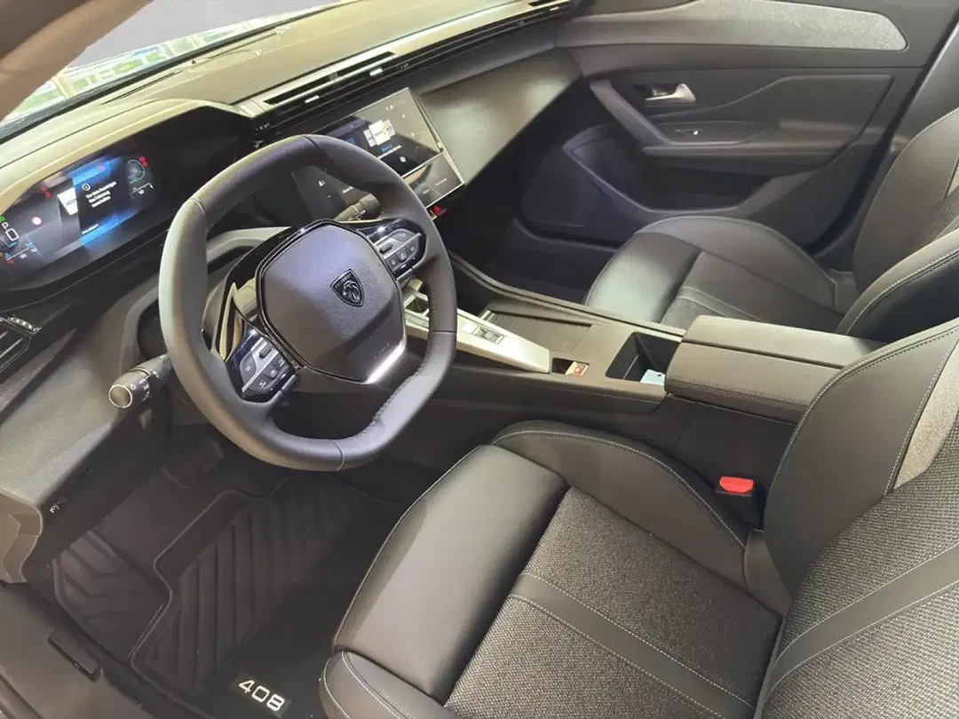 Peugeot 408 - Thumbnail 10