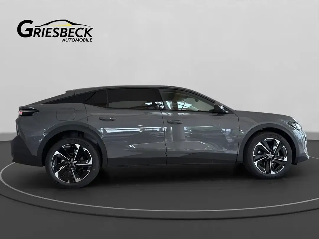 Peugeot 408 - Thumbnail 8