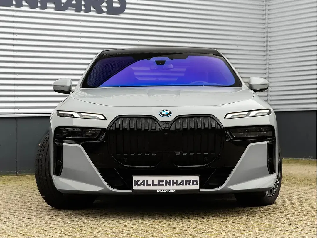 BMW i7 - Thumbnail 5